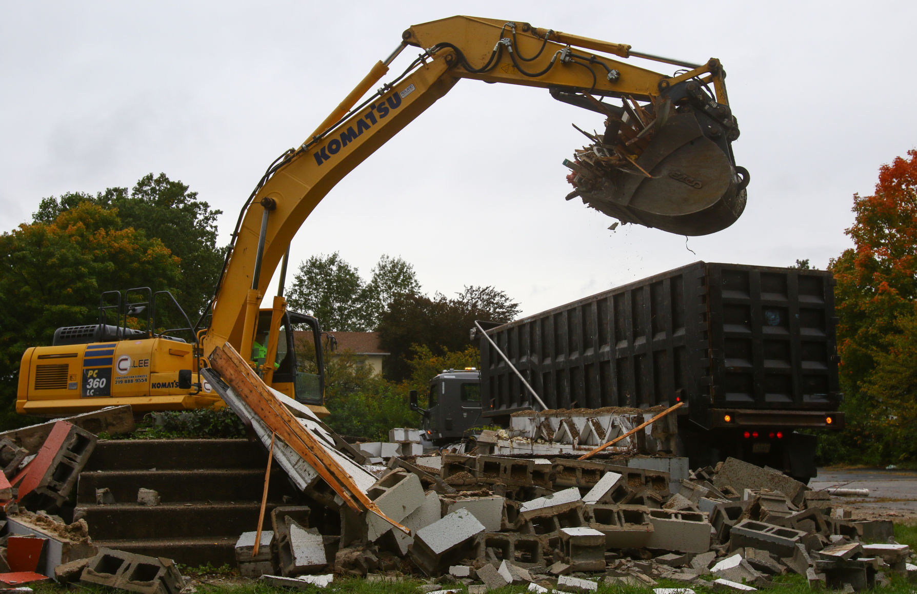 Former White House Restaurant demolition
